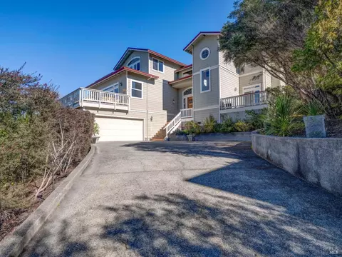 1011 Glen Eagle Dr, Petaluma, CA 94952
