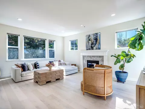 Living - 1011 Glen Eagle Dr, Petaluma, CA 94952 photo 1 of 5