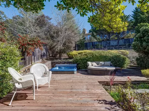 Exterior - 1011 Glen Eagle Dr, Petaluma, CA 94952 photo 6 of 10