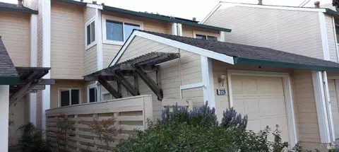 2126 Chianti Dr, Santa Rosa, CA 95403