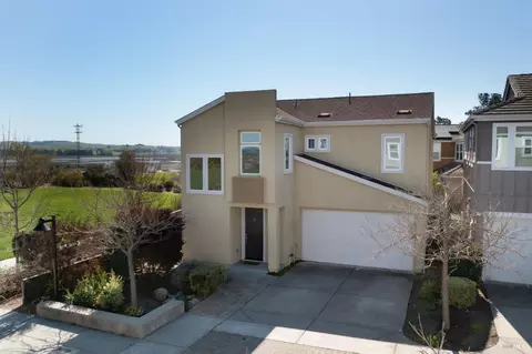 6 Borazon Ct, Petaluma, CA 94952