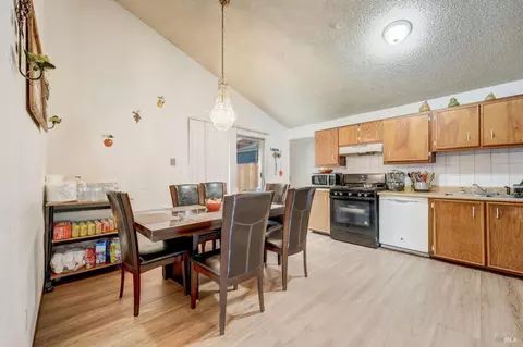 Kitchen - 150 Fiddletown Ct, Vallejo, CA 94589 photo 2 of 3