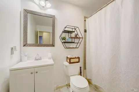 Bath - 150 Fiddletown Ct, Vallejo, CA 94589 photo 1 of 2
