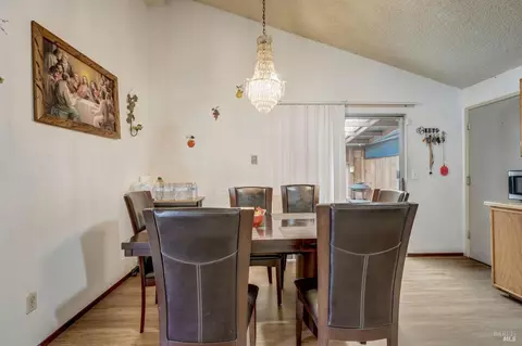 Dining - 150 Fiddletown Ct, Vallejo, CA 94589 photo 2 of 2