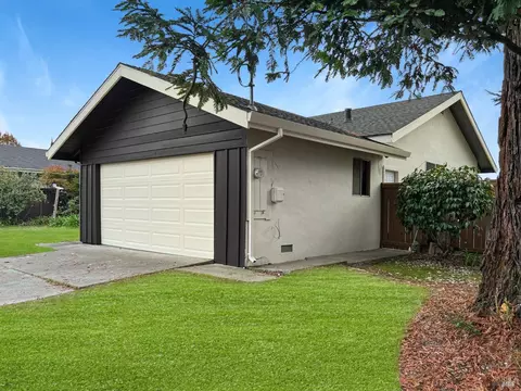 5920 Montecito Blvd, Santa Rosa, CA 95409