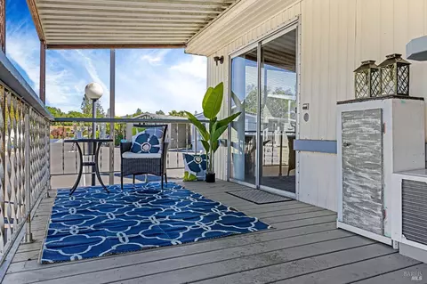 139 Bluejay Dr, Santa Rosa, CA 95409