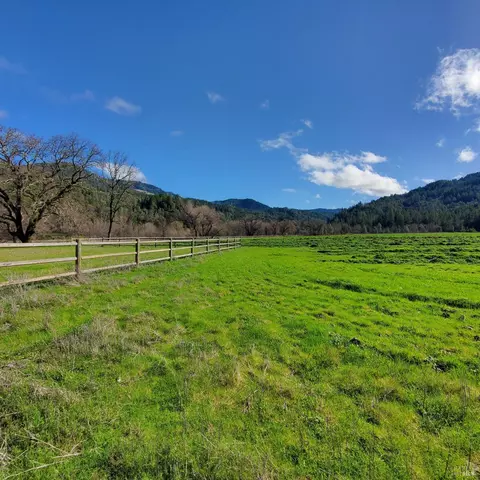 15720 John Day Rd, Potter Valley, CA 95469