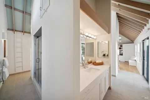 Bath - 17274 7th St E, Sonoma, CA 95476 photo 2 of 8