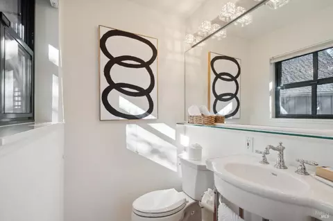Bath - 17274 7th St E, Sonoma, CA 95476 photo 7 of 8