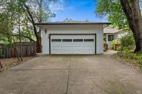 1430 Meadow Dr, Ukiah, CA 95482 photo 3
