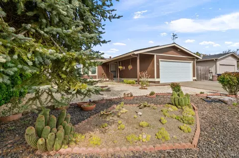 675 Camino Ct, Santa Rosa, CA 95401