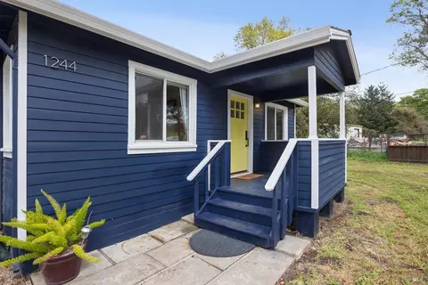 1244 3rd Ave, Napa, CA 94558 photo 2