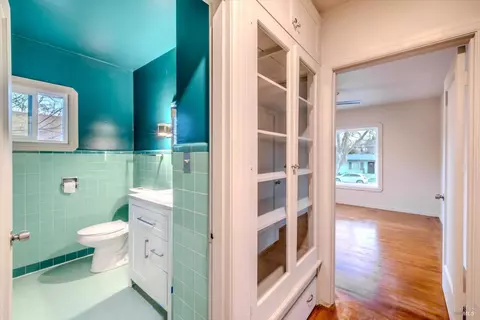 Bath - 1416 Florida St, Vallejo, CA 94590 photo 1 of 2