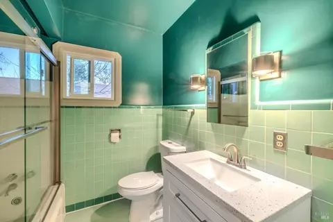 Bath - 1416 Florida St, Vallejo, CA 94590 photo 2 of 2