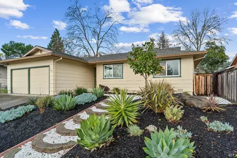 524 Drake Dr, Santa Rosa, CA 95409