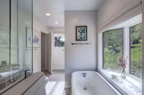 Bath - 1019 Erica Rd, Mill Valley, CA 94941 photo 6 of 6