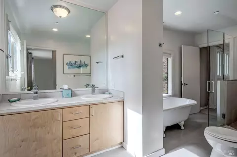 Bath - 1019 Erica Rd, Mill Valley, CA 94941 photo 4 of 6