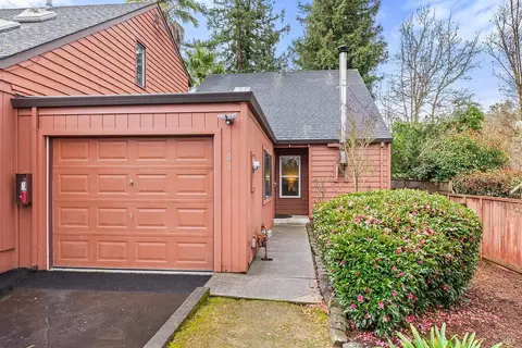103 Kingston Ln, Cotati, CA 94931