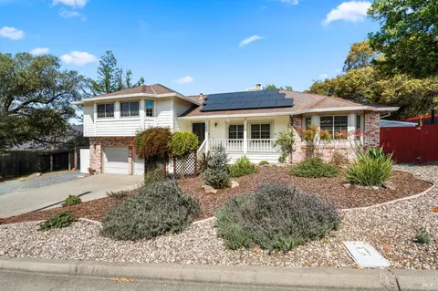 3897 Rock Springs Dr, Santa Rosa, CA 95405