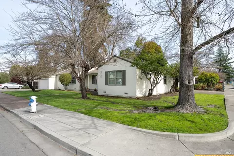 556 Alderbrook Dr, Santa Rosa, CA 95405