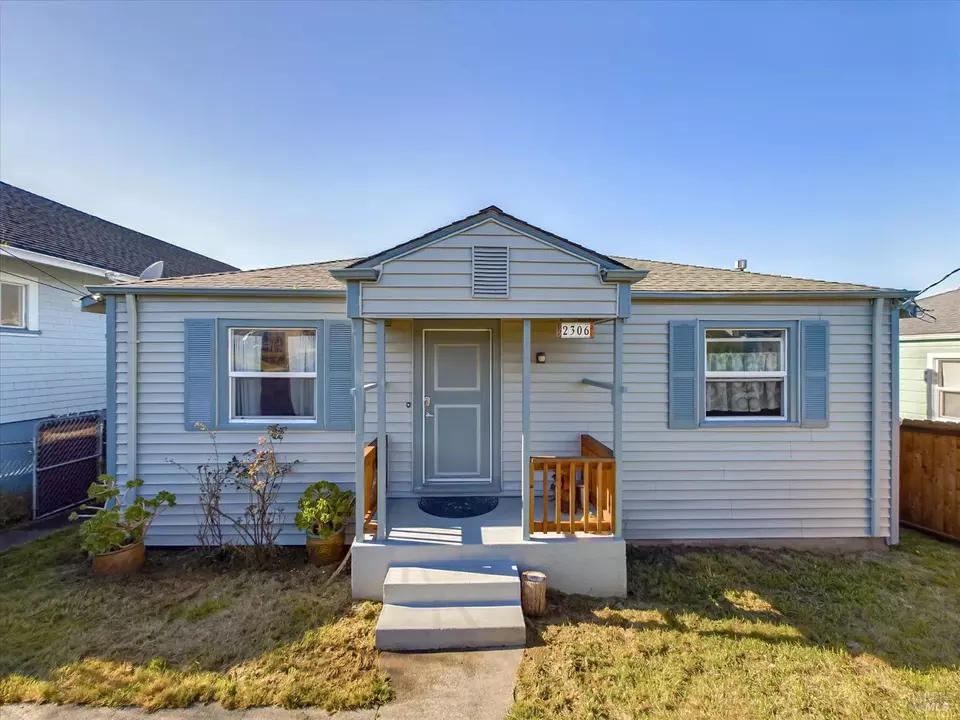 2306 Albee St, Eureka, CA 95501 38 Photos Movoto