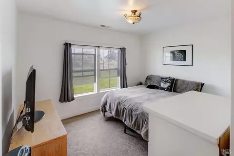 Bedroom - 1220 Madrone Ave, Cotati, CA 94931 photo 6 of 7