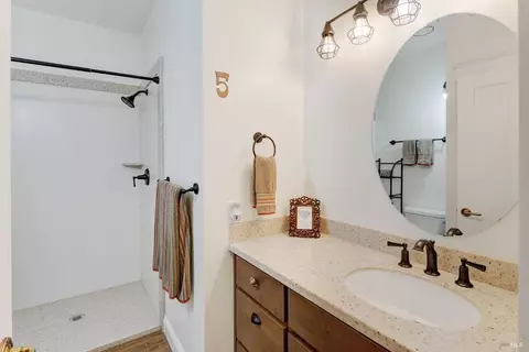 Bath - 1220 Madrone Ave, Cotati, CA 94931 photo 4 of 5