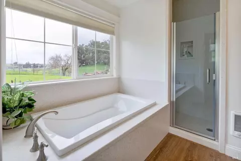 Bath - 1220 Madrone Ave, Cotati, CA 94931 photo 2 of 5