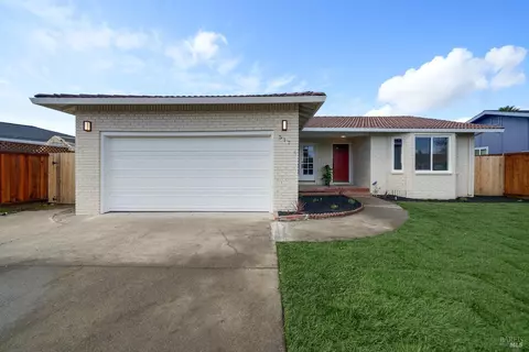517 Erin Dr, Suisun City, CA 94585