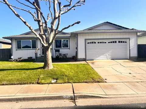 225 Trinity Ct, Rio Vista, CA 94571