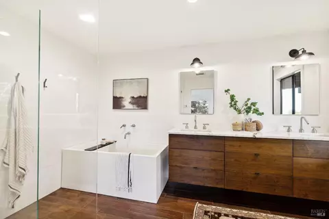 Bath - 169 Bolsa Ave, Mill Valley, CA 94941 photo 4 of 6