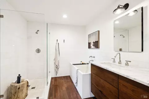 Bath - 169 Bolsa Ave, Mill Valley, CA 94941 photo 2 of 6