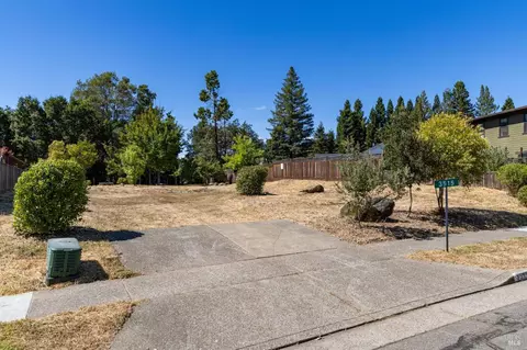 3515 Deer Park Dr, Santa Rosa, CA 95404