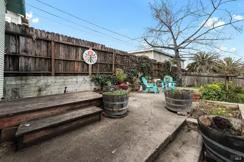 Exterior - 426 Coughlan St, Vallejo, CA 94590 photo 7 of 16