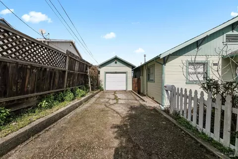 Exterior - 426 Coughlan St, Vallejo, CA 94590 photo 12 of 16