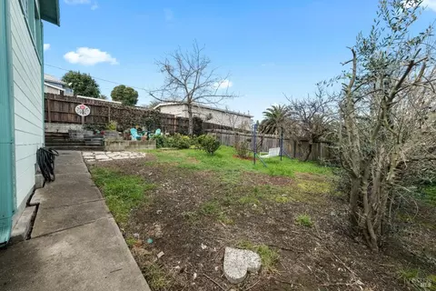 Exterior - 426 Coughlan St, Vallejo, CA 94590 photo 10 of 16