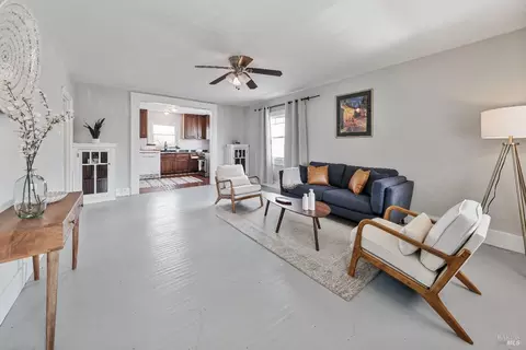 Living - 426 Coughlan St, Vallejo, CA 94590 photo 1 of 3