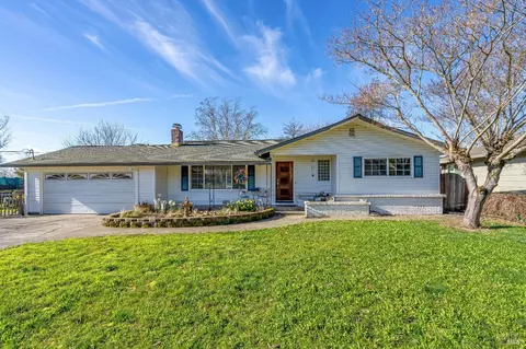1439 Jahn Dr, Santa Rosa, CA 95401