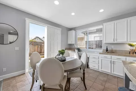 Dining - 391 Decanter Cir, Windsor, CA 95492 photo 2 of 8