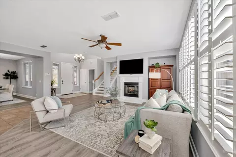 Living - 391 Decanter Cir, Windsor, CA 95492 photo 3 of 8