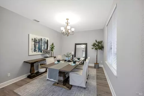 Dining - 391 Decanter Cir, Windsor, CA 95492 photo 5 of 8