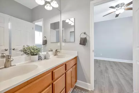 Bath - 391 Decanter Cir, Windsor, CA 95492 photo 6 of 7