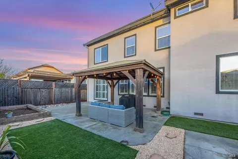 Exterior - 391 Decanter Cir, Windsor, CA 95492 photo 10 of 15