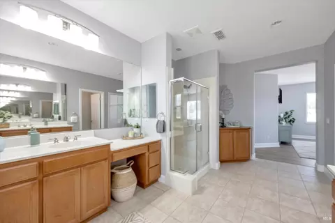 Bath - 391 Decanter Cir, Windsor, CA 95492 photo 3 of 7