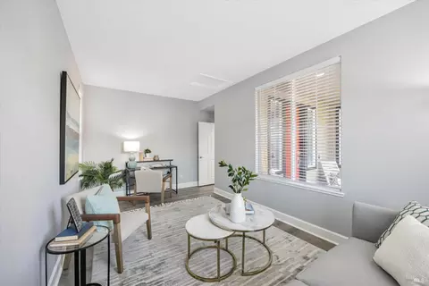 Living - 391 Decanter Cir, Windsor, CA 95492 photo 7 of 8