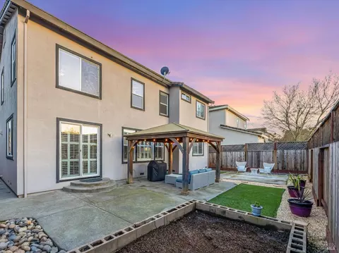 Exterior - 391 Decanter Cir, Windsor, CA 95492 photo 3 of 15
