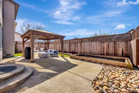 Exterior - 391 Decanter Cir, Windsor, CA 95492 photo 5 of 15