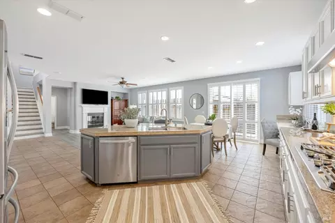 Kitchen - 391 Decanter Cir, Windsor, CA 95492 photo 3 of 3