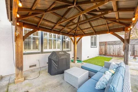 Exterior - 391 Decanter Cir, Windsor, CA 95492 photo 11 of 15