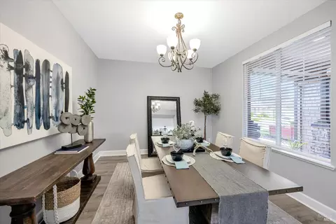 Dining - 391 Decanter Cir, Windsor, CA 95492 photo 6 of 8